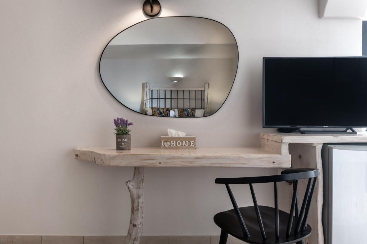 Athermi Suites - Adults Only Fira  Exteriör bild